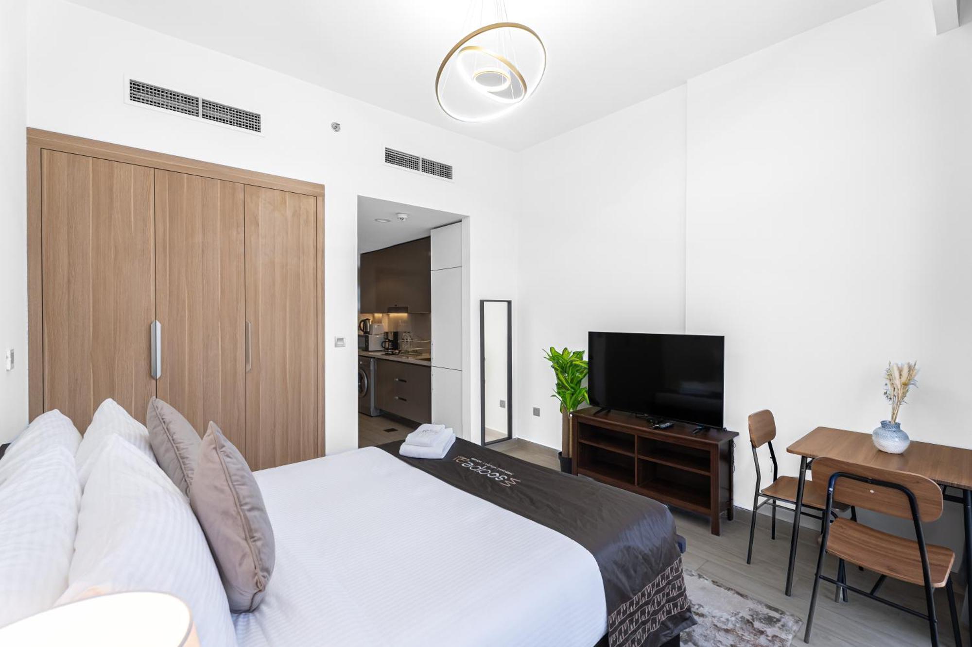 Escape24 Stylish Studio Azizi Riviera 8 Meydan One Dubai Bagian luar foto