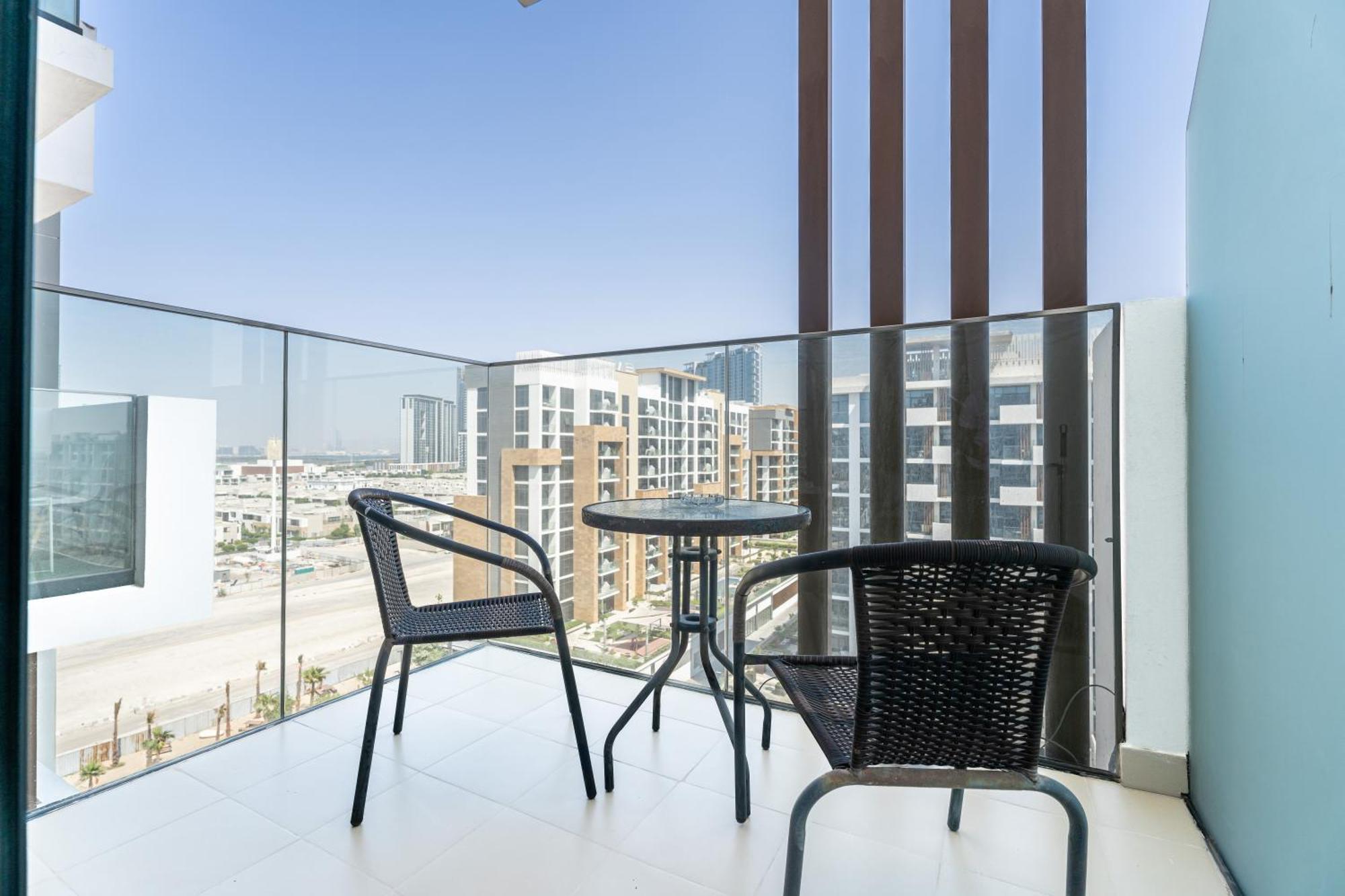 Escape24 Stylish Studio Azizi Riviera 8 Meydan One Dubai Bagian luar foto
