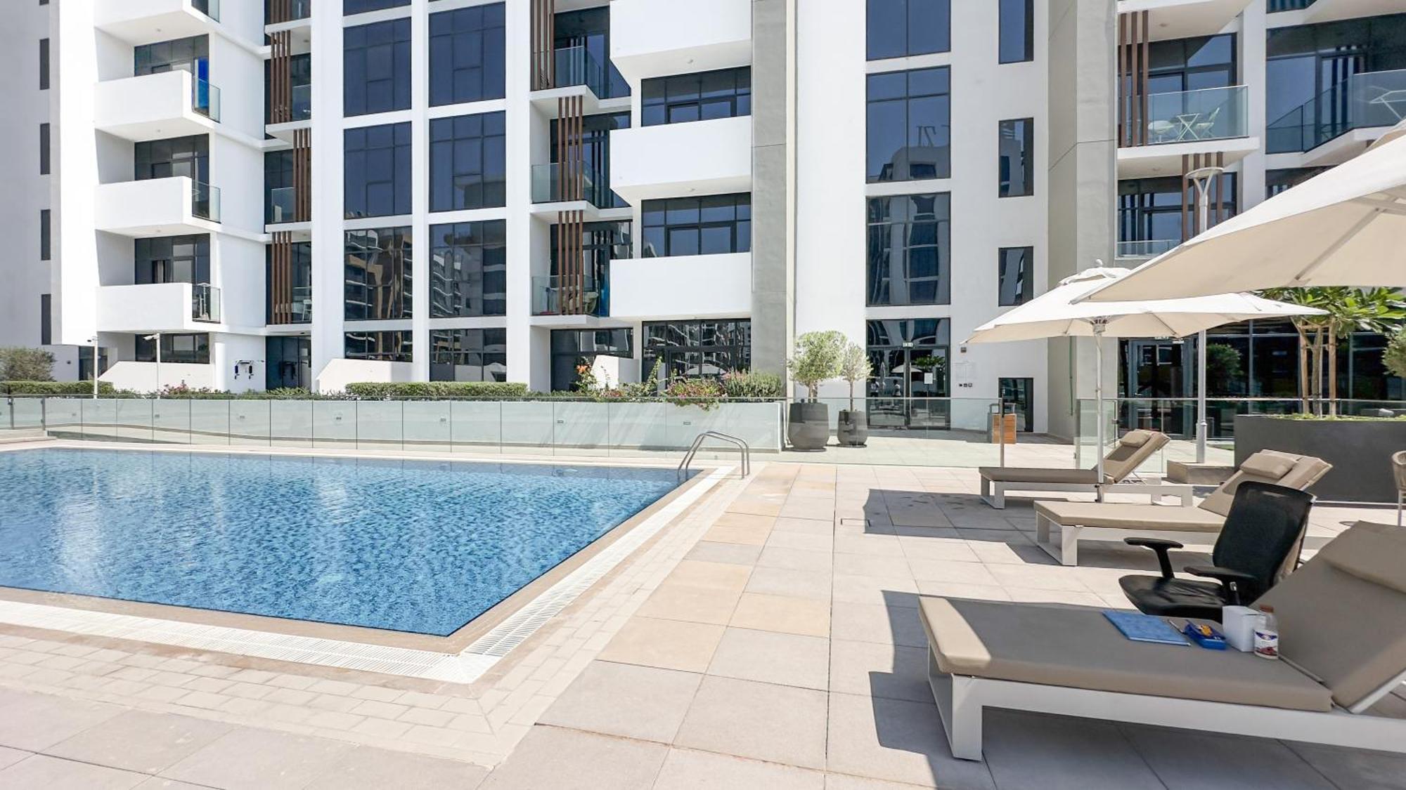 Escape24 Stylish Studio Azizi Riviera 8 Meydan One Dubai Bagian luar foto