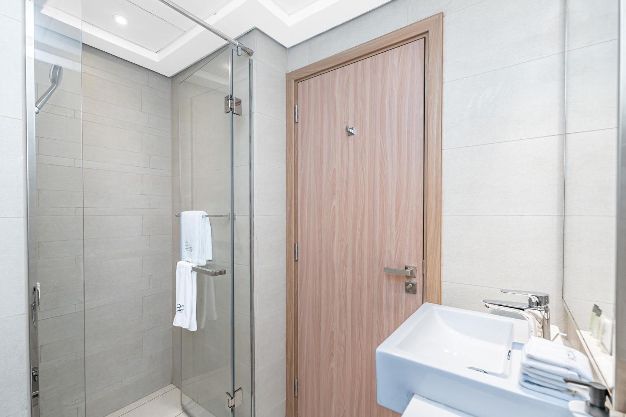 Escape24 Stylish Studio Azizi Riviera 8 Meydan One Dubai Bagian luar foto